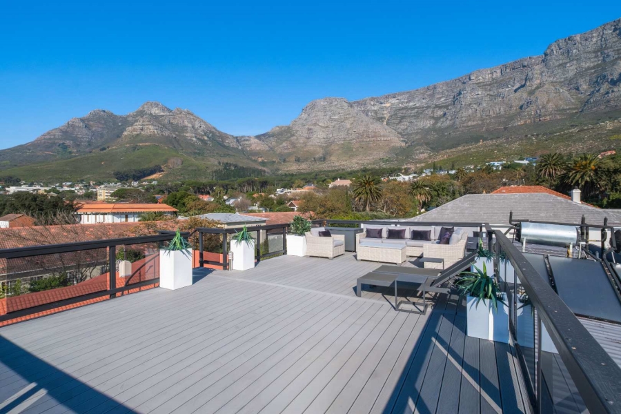 7 Bedroom Property for Sale in Oranjezicht Western Cape